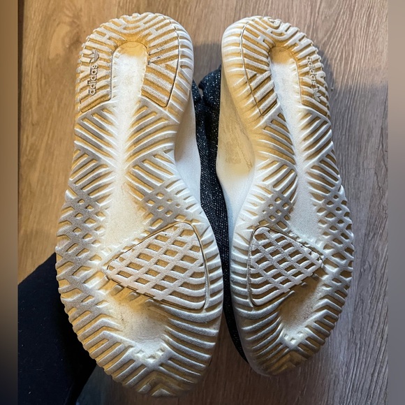 ADIDAS - Picture 4 of 4